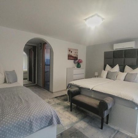 Anna Panzio Bed & Breakfast Herend Екстериор снимка