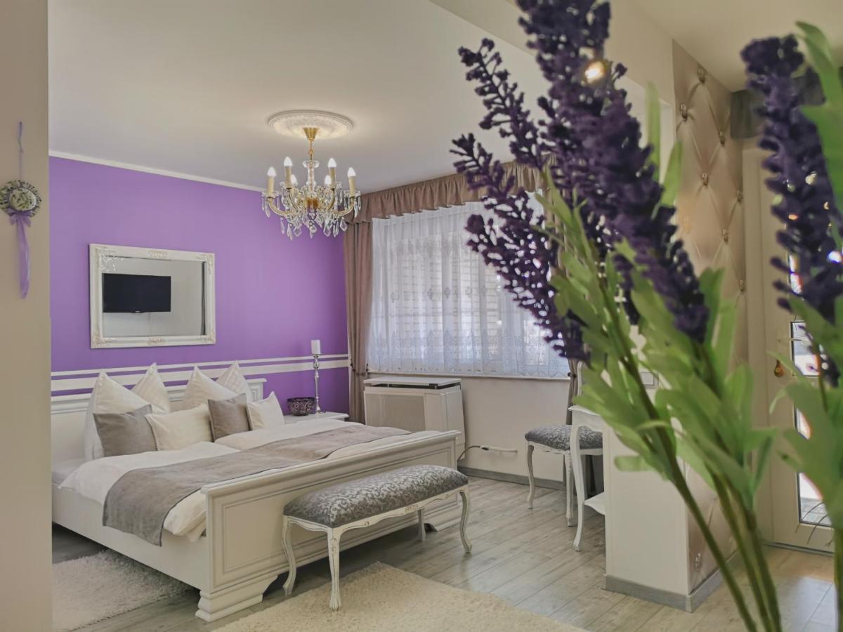 Anna Panzio Bed & Breakfast Herend Екстериор снимка